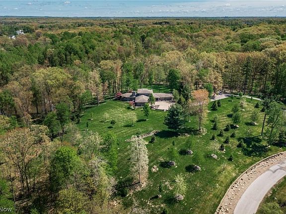 3rd image of 389 Crawford Cir