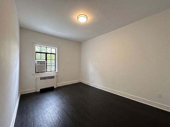 4th image of 1044 Manhattan Ave #3R