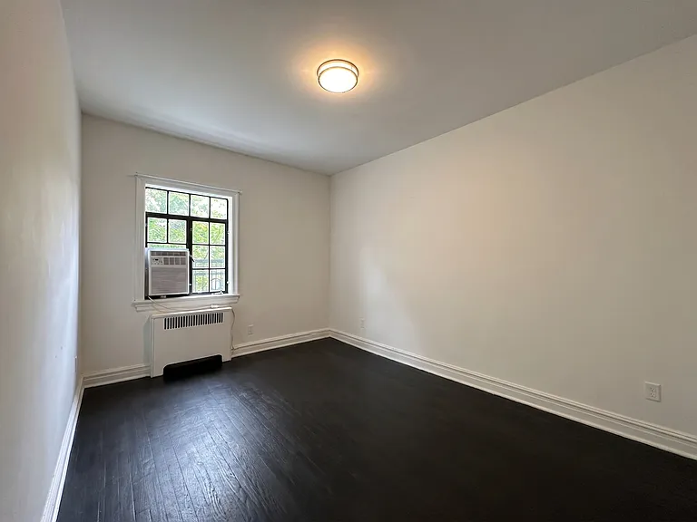 1044 Manhattan Ave #3R — Photo 4