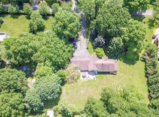 10 Lennecke Ln, East Brunswick, NJ 08816