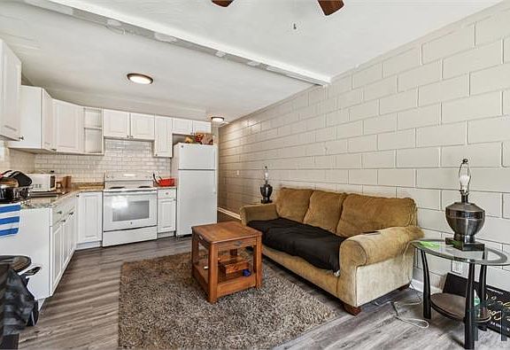 5th image of 344 N Caroline St #344