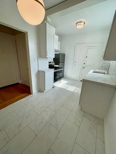 Studio, 550 sqft, $4,600 — Photo 4