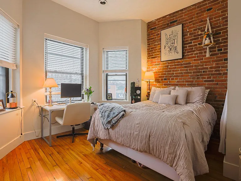 11 Gorham St #9 — Photo 8