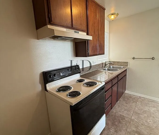 4086 Swift Ave — Photo 9