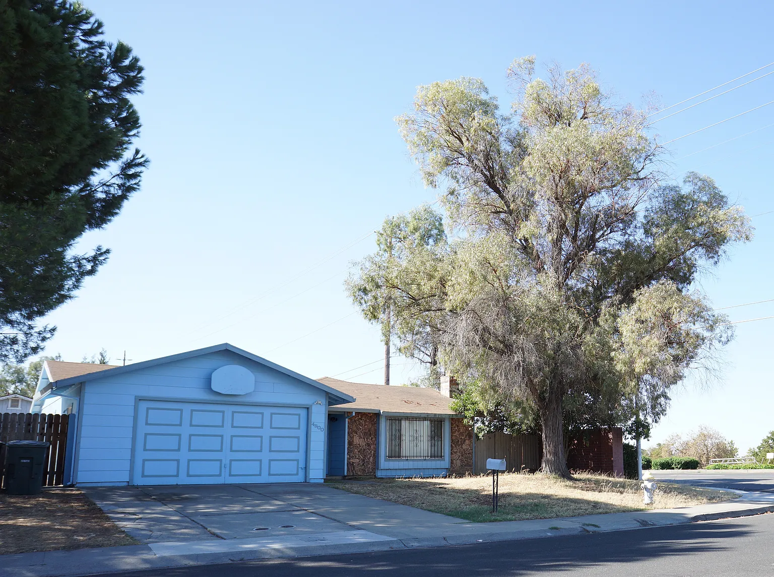 4900 Village Wood Dr photo 1
