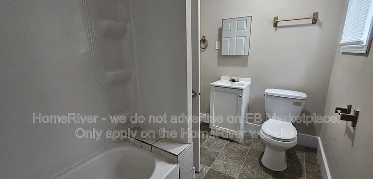 121 N Gladstone Ave — Photo 4
