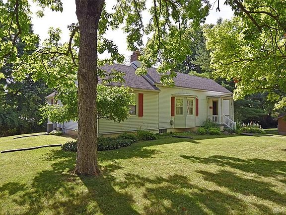 3rd image of 2738 Lindale Ave