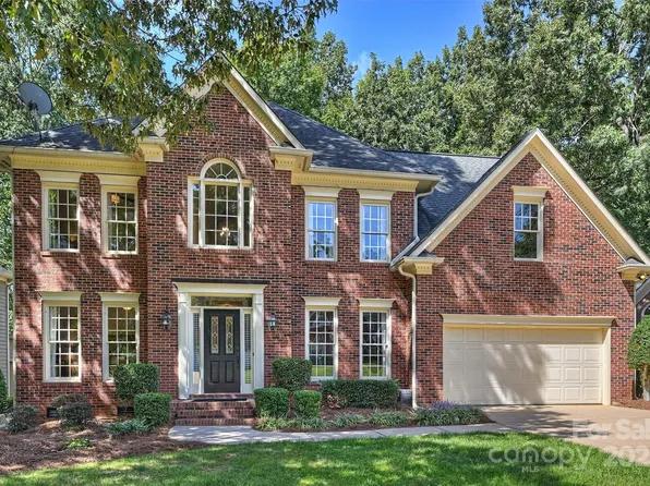11728 Sir Francis Drake Dr, Charlotte, NC 28277