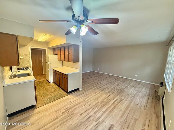 5th image of 364 Westwood Avenue #76