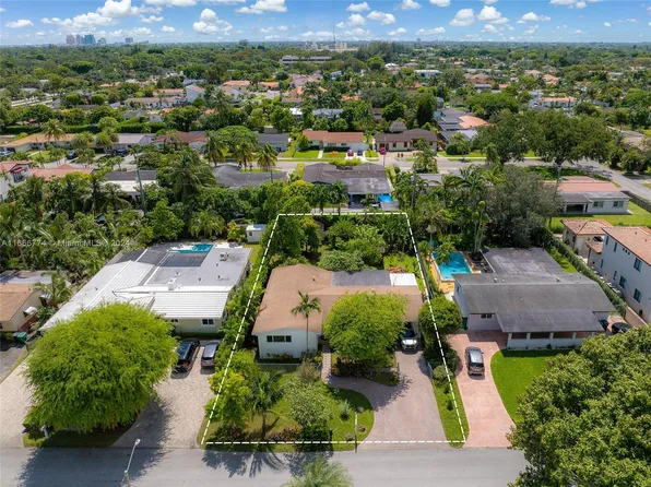 8780 SW 52nd St, Miami, FL 33165