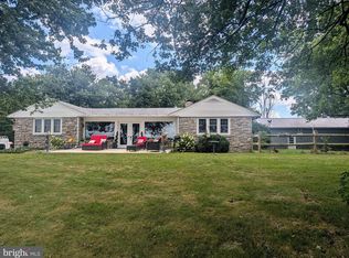 438 Forest Ln, Shoemakersville, PA 19555