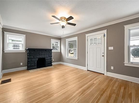 4th image of 5527 Forest Ave