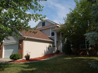5498 W Heathwood Dr SE, Kentwood, MI 49512