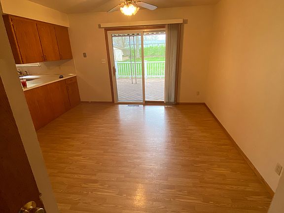 4th image of 140 Strecker Dr #1