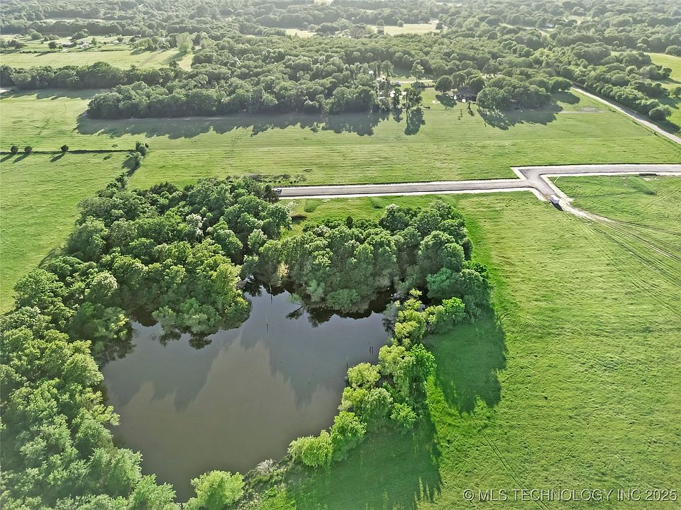 2nd image of W Mount Carmel Rd