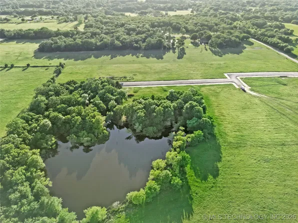 W Mount Carmel Rd, Caney, OK 74533