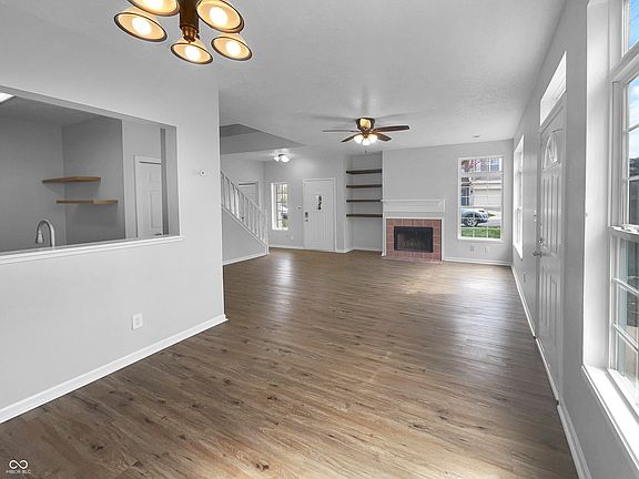 3rd image of 1115 Grovewood Dr