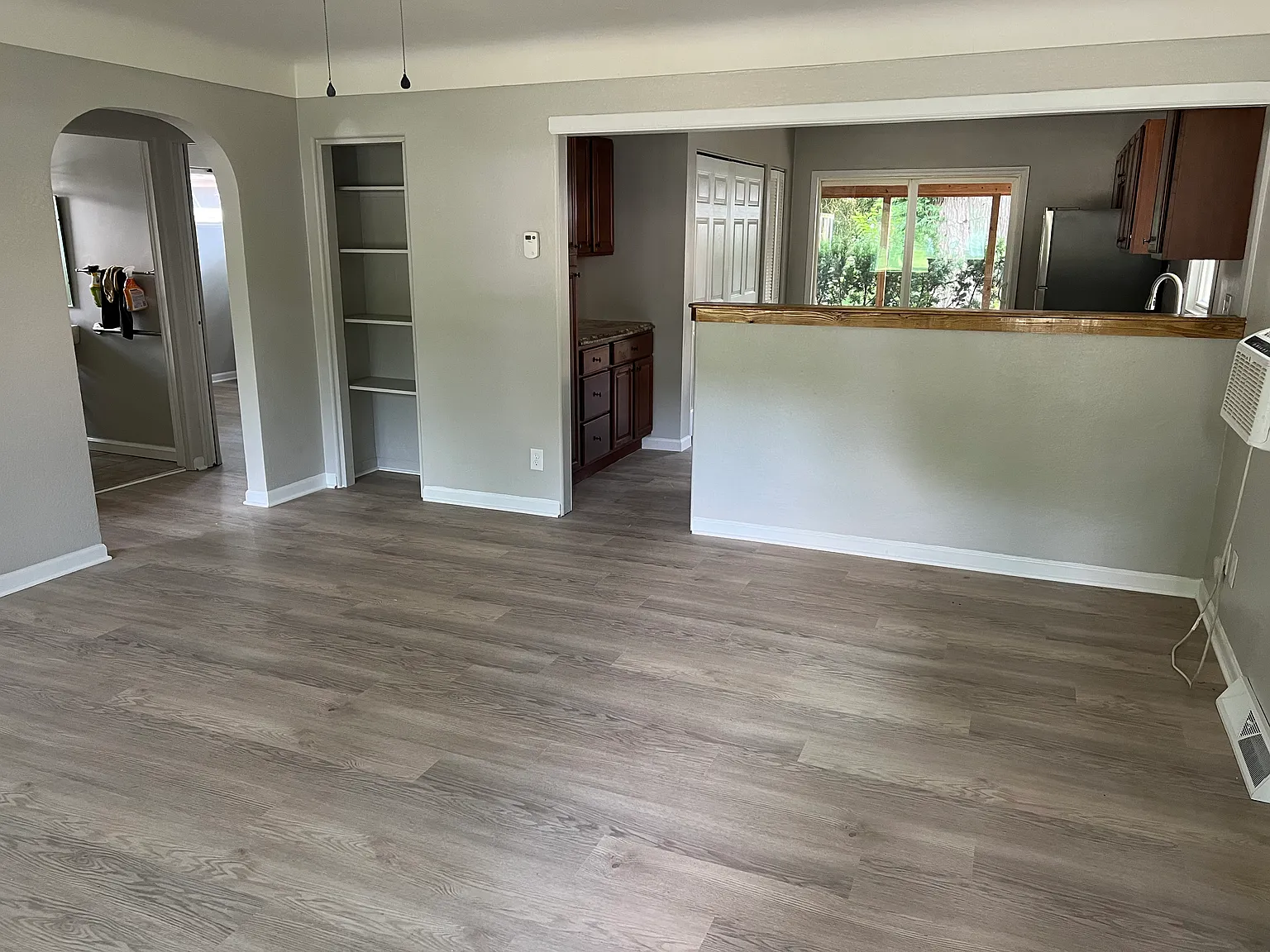 2 bed, 928 sqft, $1,350 — Photo 2