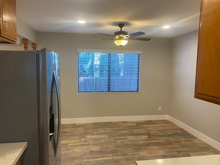 Sierra Ave — Photo 5