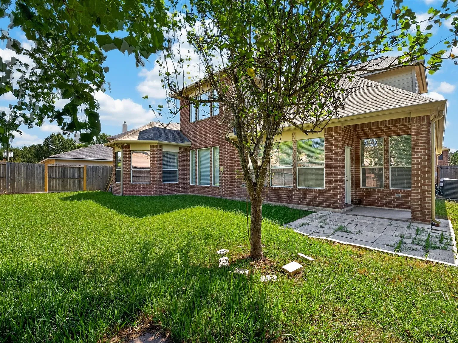 5 bed, 4.0 bath, 3181 sqft, $3,050 — Photo 4