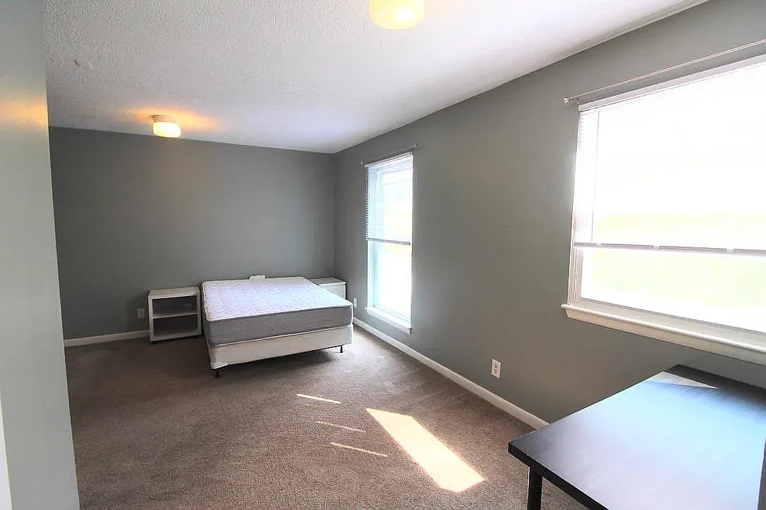 2 bed, 982 sqft, $625 — Photo 4