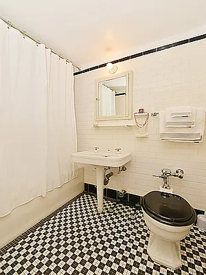 Rented by Cooper & Cooper Real Estate | media 7