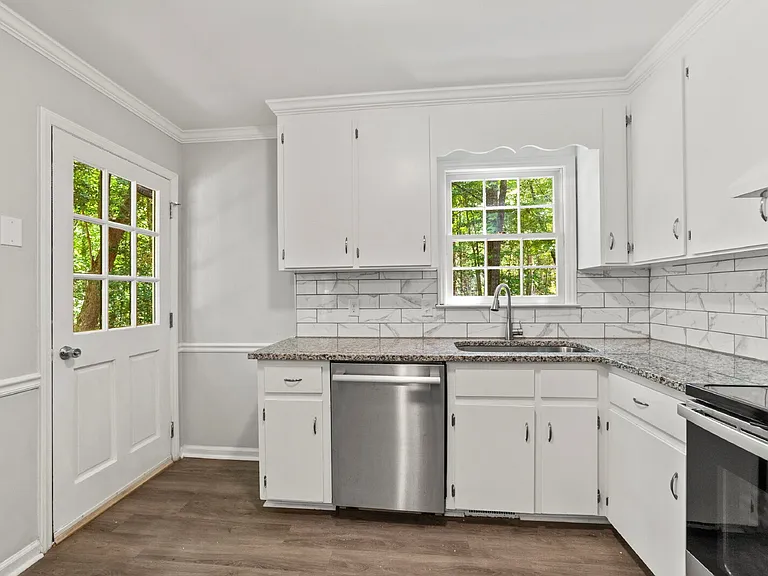 3921 Bamburgh Ln — Photo 15