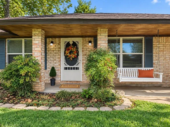 118 W Mahan St, Richwood, TX 77531