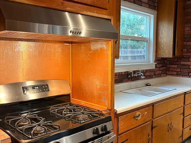2120 Knox Ave — Photo 12