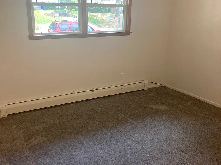 1803 Spruce Dr — Photo 3