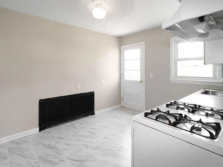 303 Lincoln Blvd #303 — Photo 8