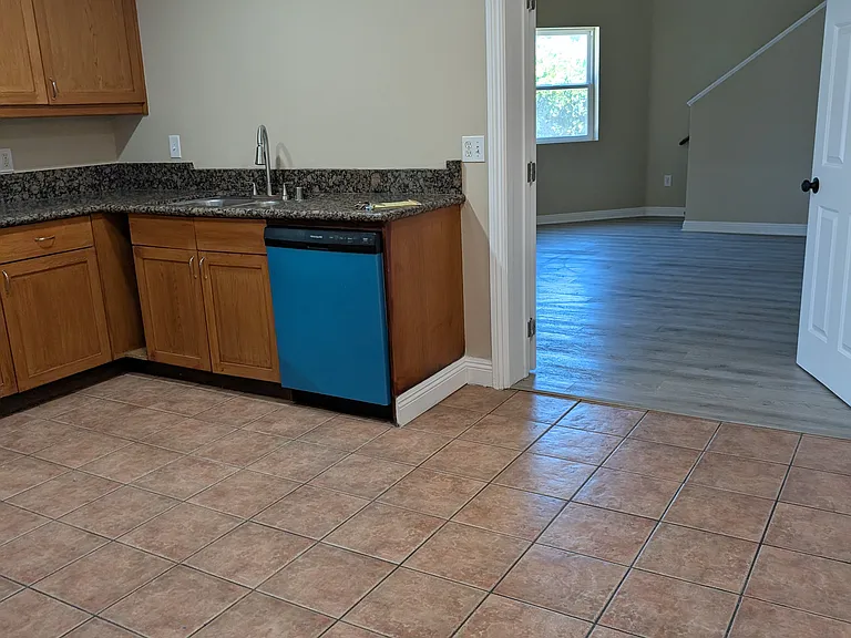 1018 Nightingale Pl — Photo 7