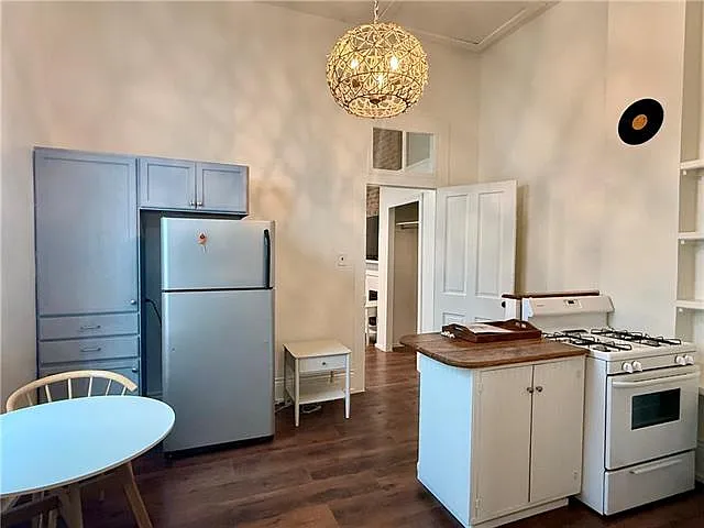 3725 Annunciation St — Photo 2