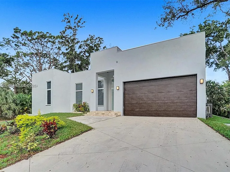 1759 SW 30th Pl — Photo 6