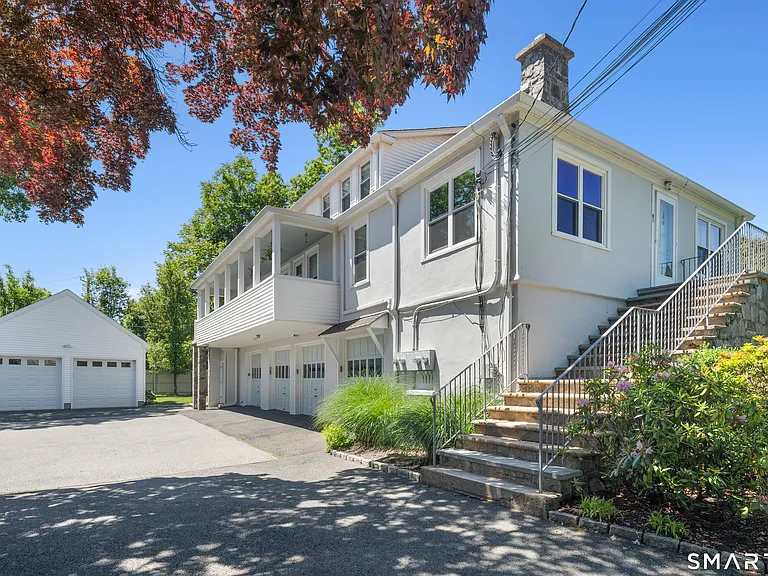 19 Urban St — Photo 1