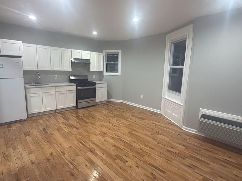 1st image of 740 Clinton Ave Floor 2