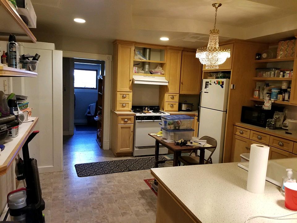 1st image of 15 3rd Ave SW #1