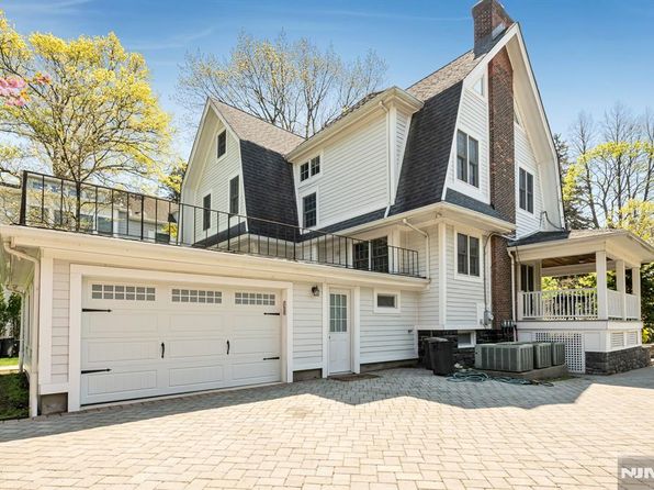 189 Park Ave, Leonia, NJ 07605