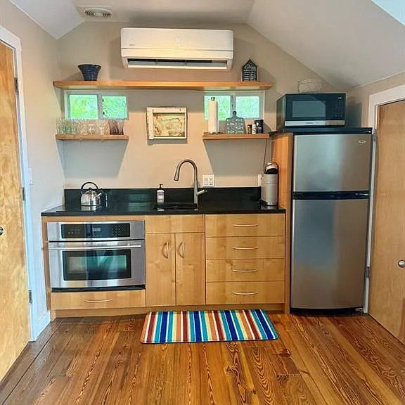 4517 Shoalwood Ave #B — Photo 6