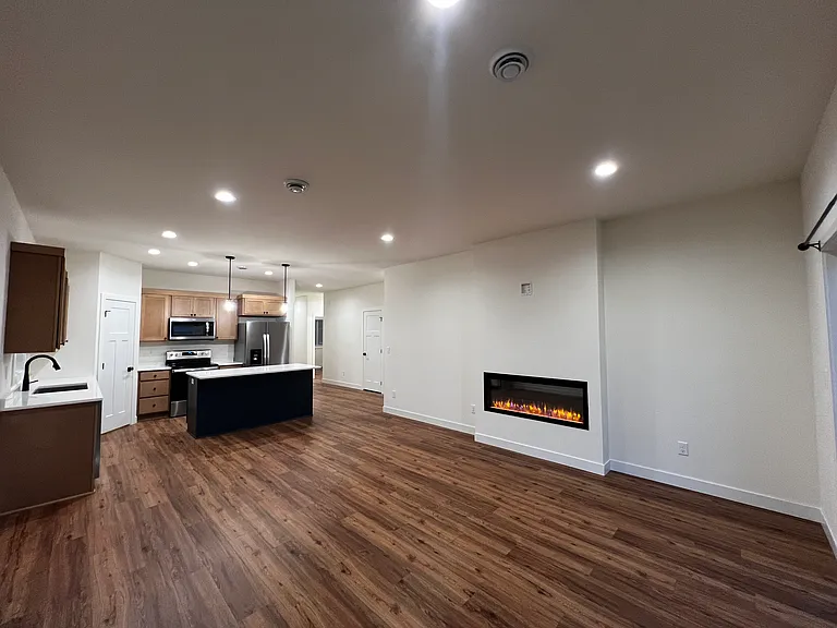 Living & Kitchen