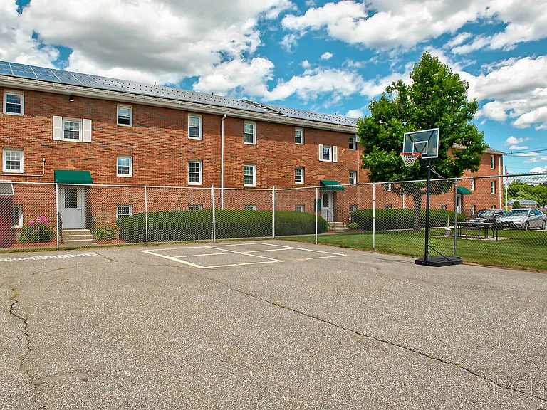Ashley Arms Apartments — Photo 14