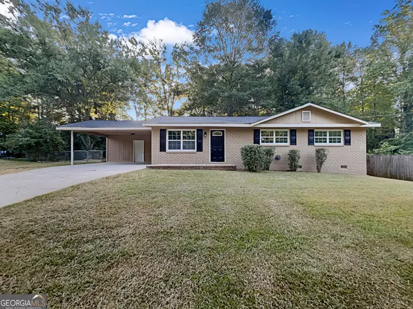 2027 Chestnut Log Dr, Lithia Springs, GA 30122