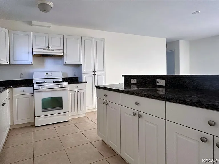 4450 E Windmill Dr #107 — Photo 12