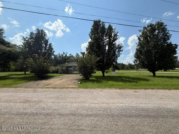 156 Phil Ln, Sardis, MS 38666