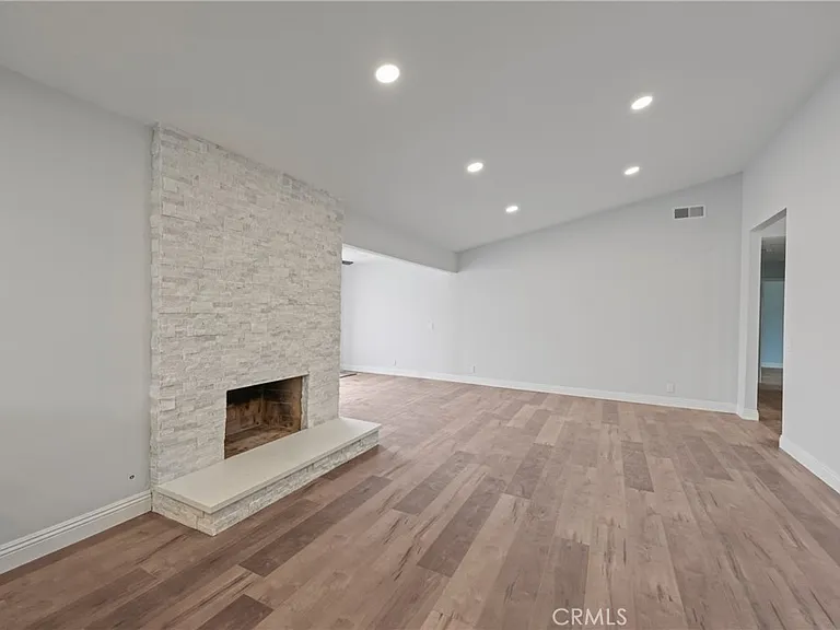 1624 Cordova Ave — Photo 7