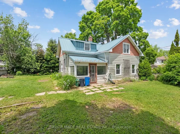 18 Amanda St, Orangeville, ON L9W 2K2