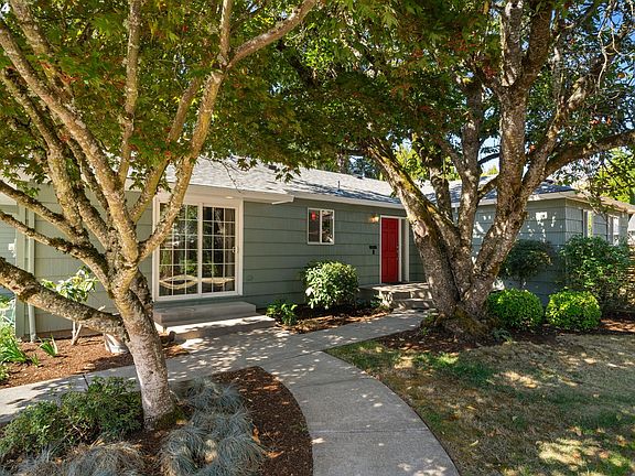 2nd image of 3025 NE 1st Ct