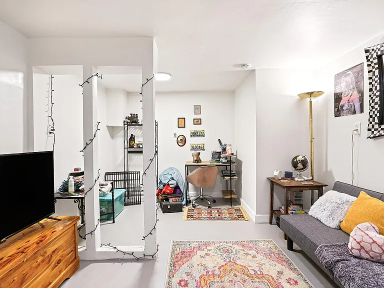 701 N Galapago St #C — Photo 9