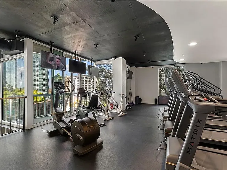 3324 Peachtree Rd NE #2210 — Photo 38