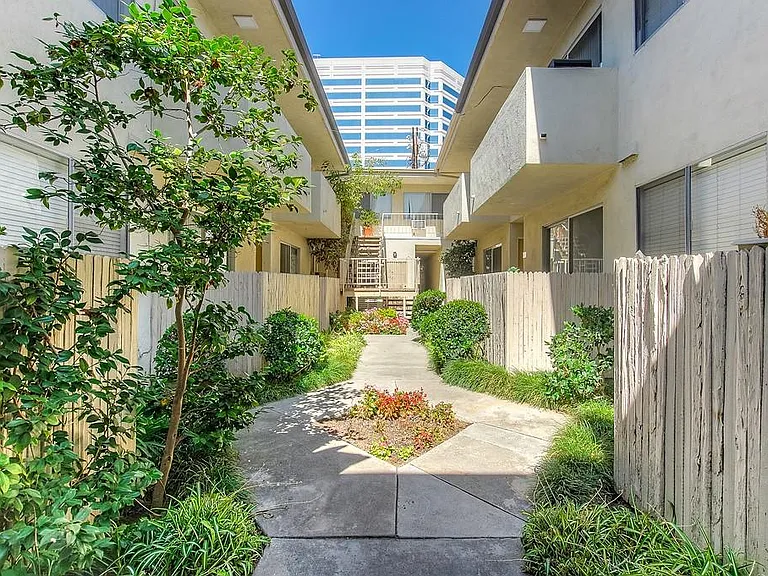 12333 Texas Ave — Photo 18